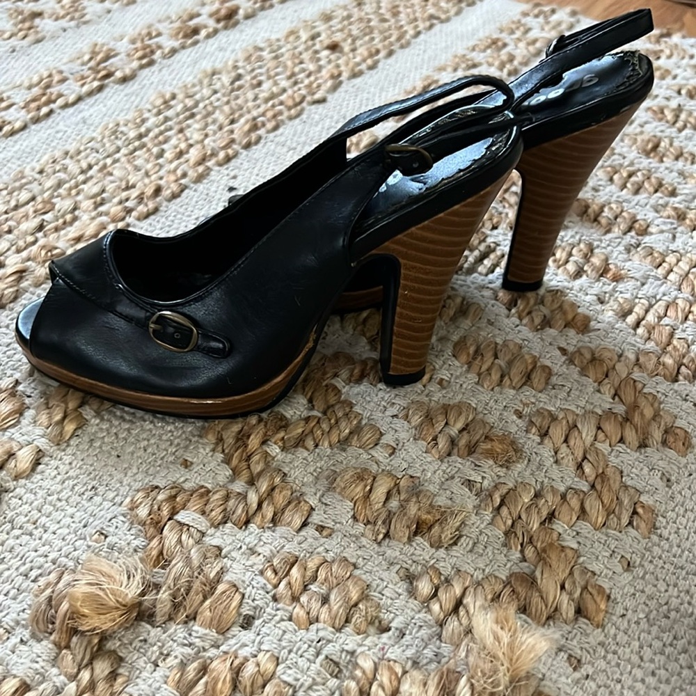 Groove Heels
